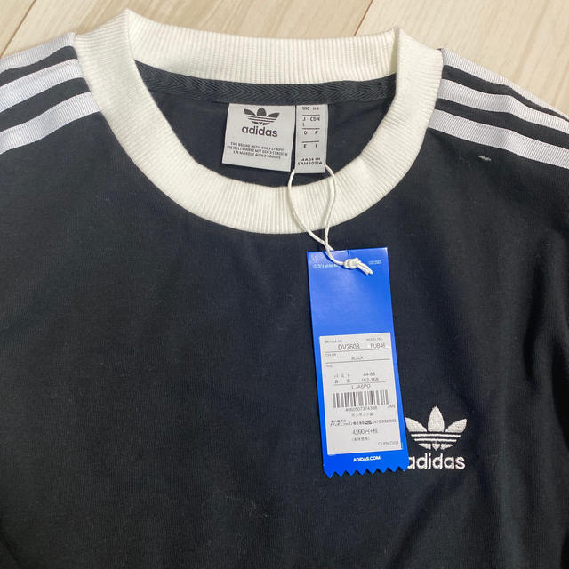 adidas(アディダス)の《タグ付き新品》adidasTシャツ レディースのトップス(Tシャツ(長袖/七分))の商品写真