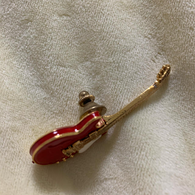 Gibson - ギター型ピンバッジ*pickboyの通販 by ゆ's shop Gibson - ギター型ピンバッジ*pickboyの通販 by ゆ's shop