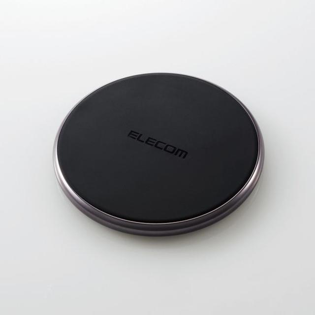 ELECOM(エレコム)の【新品】ELECOM Qi ワイヤレス充電器 (10W・7.5W急速充電対応) スマホ/家電/カメラのスマートフォン/携帯電話(バッテリー/充電器)の商品写真