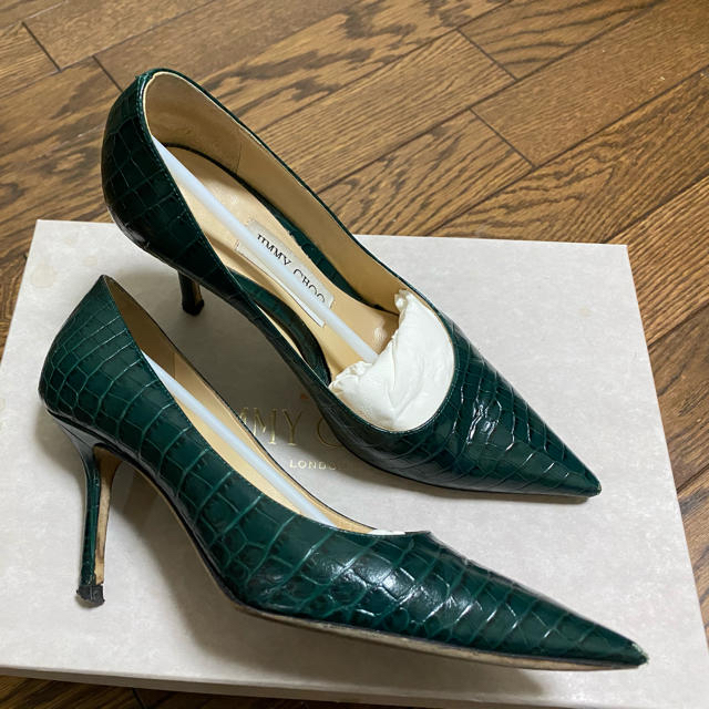 JIMMY CHOO(ジミーチュウ)のジミーチュウ クロコ パンプス グリーン 21.5 レディースの靴/シューズ(ハイヒール/パンプス)の商品写真