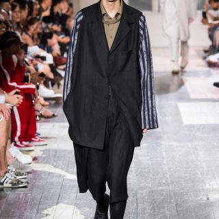 ヨウジヤマモト(Yohji Yamamoto)の着画あり!!18ss ヨウジヤマモト 袖切り替えし リネン オーバージャケット(テーラードジャケット)