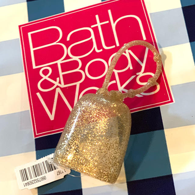 Bath & Body Works(バスアンドボディーワークス)のハンド除菌ジェル用ホルダー　ゴールドラメ コスメ/美容のボディケア(ハンドクリーム)の商品写真