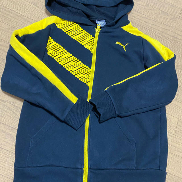 PUMA(プーマ)のPUMA プーマ パーカー　USED 130サイズ キッズ/ベビー/マタニティのキッズ服男の子用(90cm~)(ジャケット/上着)の商品写真