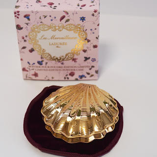 レメルヴェイユーズラデュレ(Les Merveilleuses LADUREE)のレ・メルヴェイユーズ ラデュレ　貝殻ケース　※新品未使用(その他)