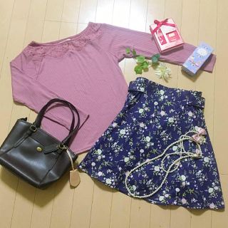 マジェスティックレゴン(MAJESTIC LEGON)のレーストップスと花柄スカパンセット♡(セット/コーデ)