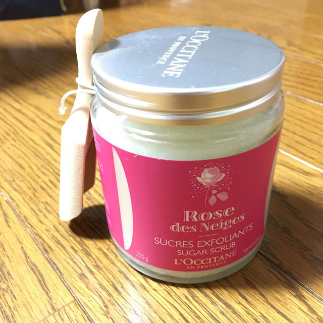 L'OCCITANE(ロクシタン)のロクシタン💕シュガースクラブ 新品 コスメ/美容のボディケア(ボディスクラブ)の商品写真