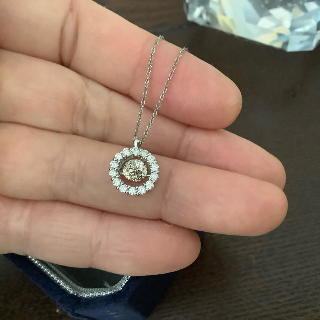 今だけ価格!ダイヤ綺麗♪合わせて0.85ct♪プラチナ、ダンシングダイヤ