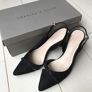 チャールズアンドキース(Charles and Keith)の【美品】チャールズアンドキース★バックストラップ パンプス(ハイヒール/パンプス)