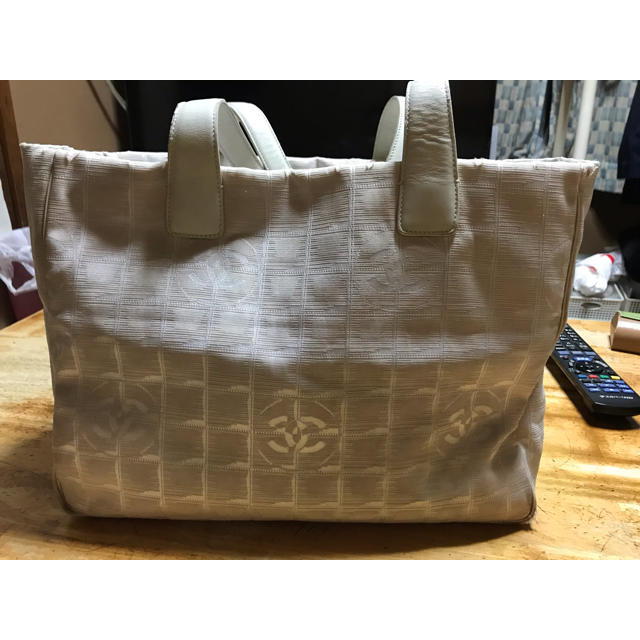 CHANEL - CHANEL ニュートラベルライン トートMMハンドバッグの通販 by ukyo's shop｜シャネルならラクマ