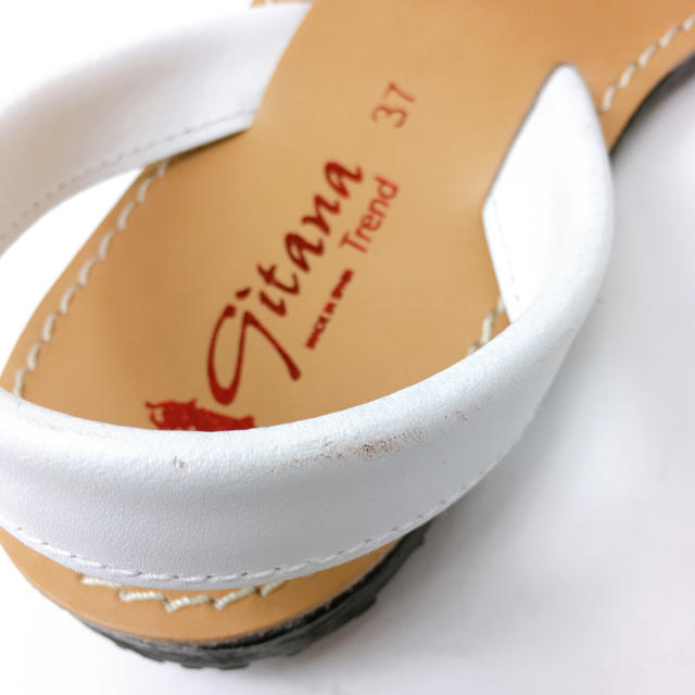 gitana オープントゥ レザーサンダル 白 クロコ 24cm 4804539 レディースの靴/シューズ(サンダル)の商品写真
