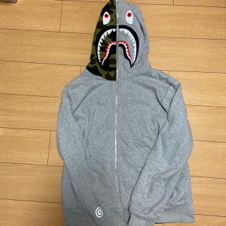 アベイシングエイプ(A BATHING APE)のbathing ape シャークパーカー リバーシブル　bape(パーカー)