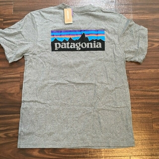 パタゴニア(patagonia)のパタゴニア  P-6 LOGO RESPONSIBILI-TEE メンズM 新品(Tシャツ/カットソー(半袖/袖なし))