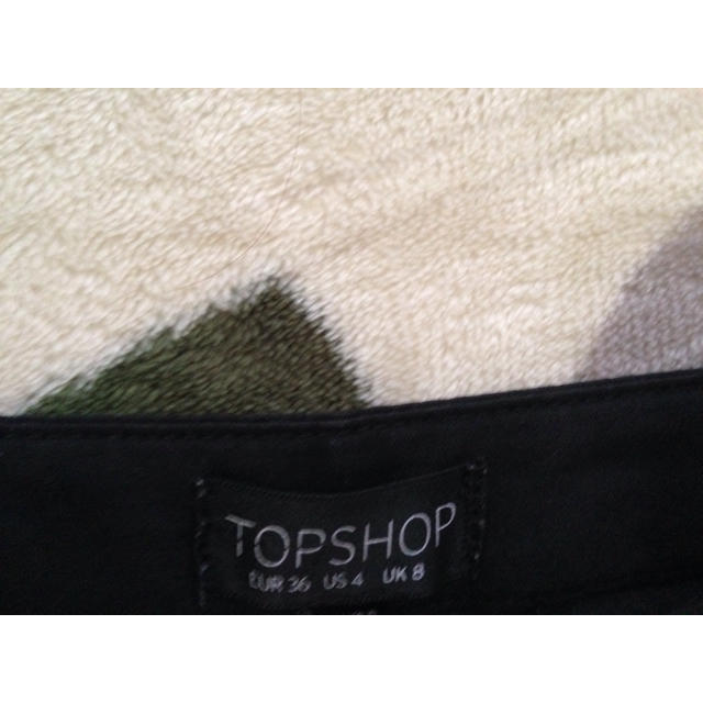 TOPSHOP(トップショップ)のtop shop 黒のパンツ レディースのパンツ(ワークパンツ/カーゴパンツ)の商品写真