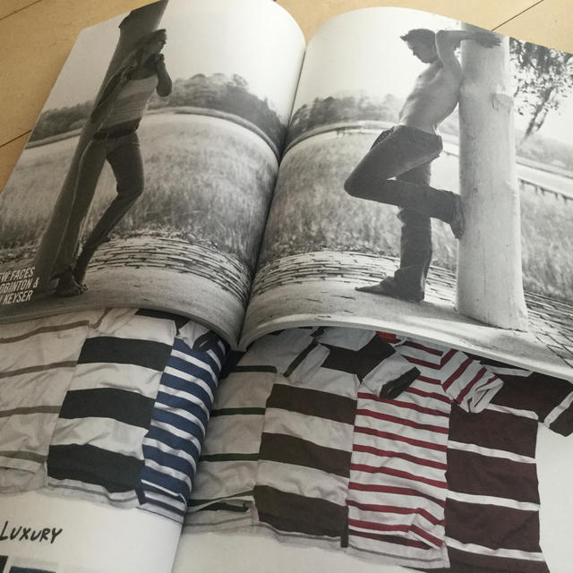 Abercrombie&Fitch(アバクロンビーアンドフィッチ)のアバクロ カタログ エンタメ/ホビーの雑誌(ファッション)の商品写真