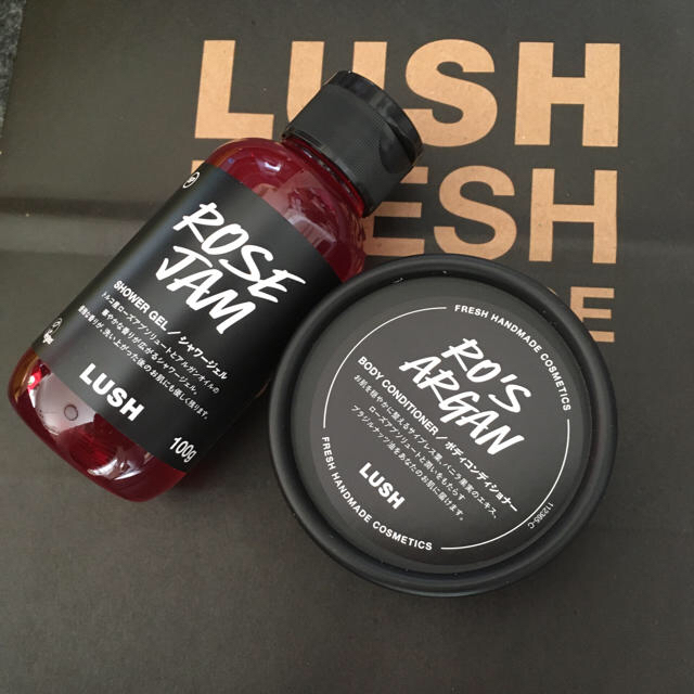 LUSH(ラッシュ)のLUSH シャージェル　ボディコンディショナー コスメ/美容のボディケア(バスグッズ)の商品写真