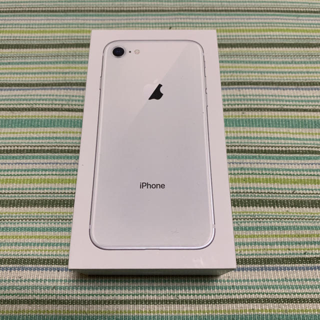 スマートフォン本体新品未使用　iPhone8 64G シルバー