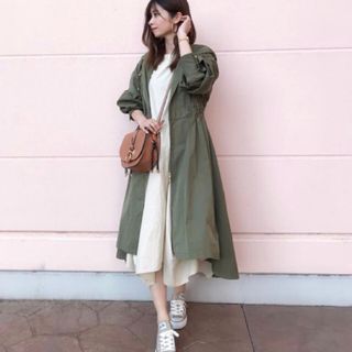 ザラ(ZARA)のZARA セミサークル型クロスボディバッグ (ショルダーバッグ)