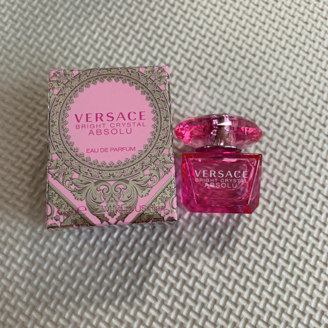 VERSACE(ヴェルサーチ)のヴェルサーチ　香水　新品未使用 コスメ/美容の香水(ユニセックス)の商品写真