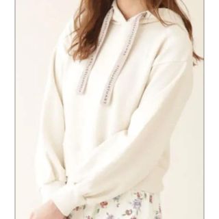 ジルバイジルスチュアート(JILL by JILLSTUART)のJILLbyJILLSTUART ロゴパーカー(パーカー)