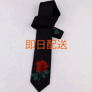 ラッドミュージシャン(LAD MUSICIAN)の薔薇　刺繍　ネクタイ　新品未使用　即日発送　送料無料(ネクタイ)