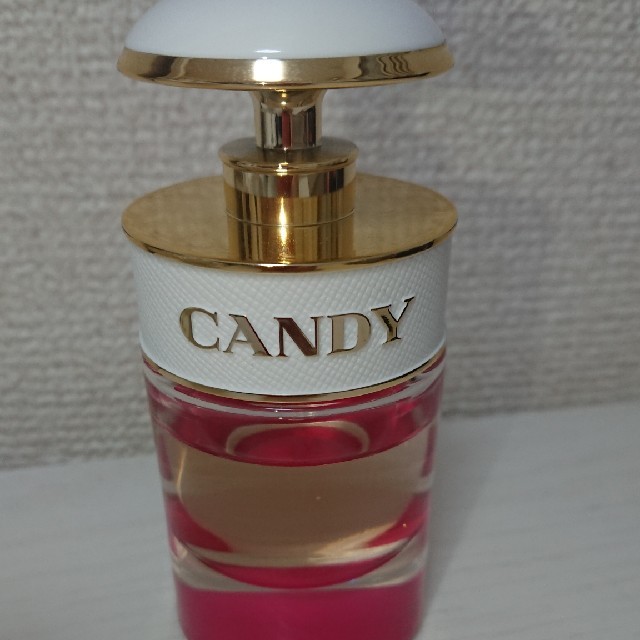 PRADA(プラダ)の蘭さん専用【PRADA】キャンディ キス 30ml 【プラダ】 コスメ/美容の香水(香水(女性用))の商品写真