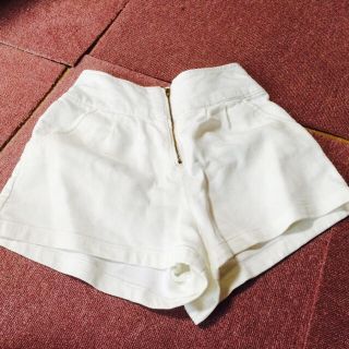 シマムラ(しまむら)のホワイト ショートパンツ ハイウエスト(ショートパンツ)