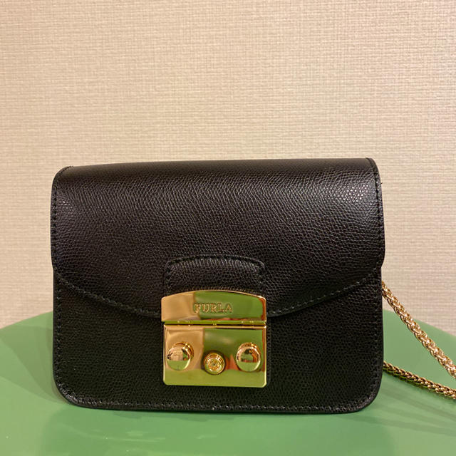 ⭐️FURLA ⭐️ メトロポリス ショルダーバッグイエナ