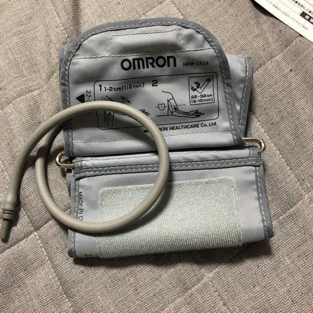 OMRON(オムロン)のオムロン血圧計の腕帯　新品 エンタメ/ホビーの本(健康/医学)の商品写真