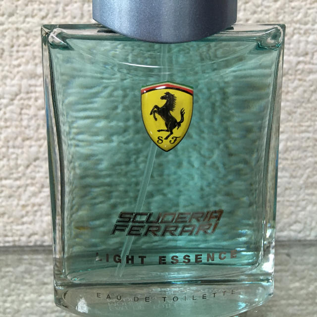 Ferrari(フェラーリ)の【香水】Ferrari light essence EDT SP 75ml  コスメ/美容の香水(香水(男性用))の商品写真