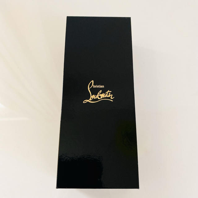 Christian Louboutin(クリスチャンルブタン)の  新品未使用！Christian Louboutin ルビミロワール800l コスメ/美容のベースメイク/化粧品(リップグロス)の商品写真