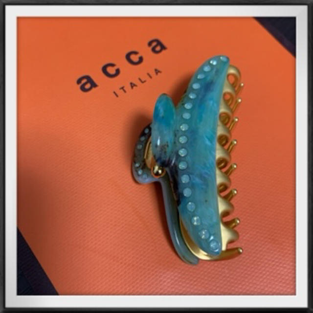 acca(アッカ)の☆accaアッカ/ラインストーン付きクリップ/幅7cm☆ レディースのヘアアクセサリー(バレッタ/ヘアクリップ)の商品写真