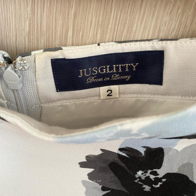 JUSGLITTY(ジャスグリッティー)のJUSGLITTY 花柄スカート レディースのスカート(ひざ丈スカート)の商品写真