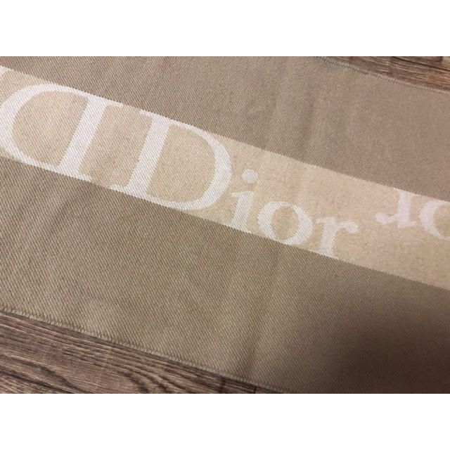 Christian Dior(クリスチャンディオール)の【中古】ChristianDior（クリスチャンディオール）　マフラー　ベージュ レディースのファッション小物(マフラー/ショール)の商品写真