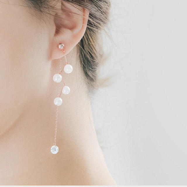 Noela(ノエラ)のパールロングピアス　ハンドメイド レディースのアクセサリー(ピアス)の商品写真