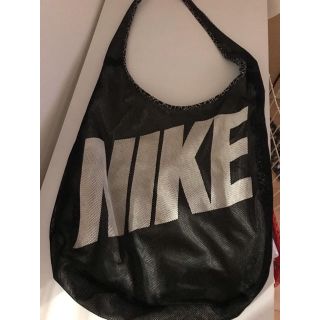 ナイキ(NIKE)の✨NIKE✨ボディバッグ（肩掛けバッグ）(ボディーバッグ)