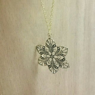フラワー(flower)のflower necklace(ネックレス)