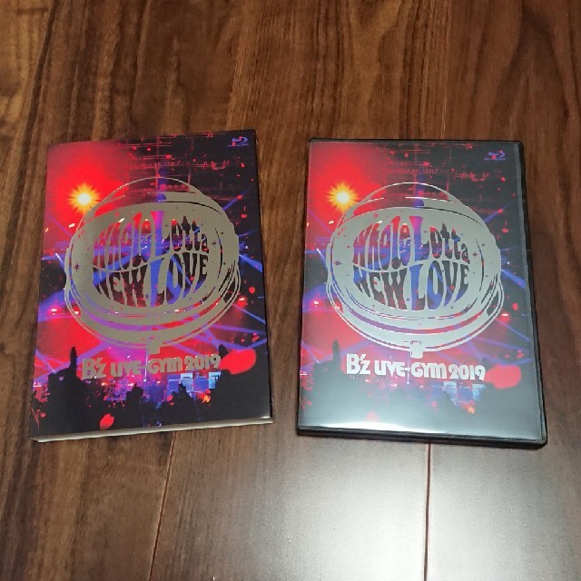 B'z whole lotta new love ブルーレイ エンタメ/ホビーのDVD/ブルーレイ(ミュージック)の商品写真