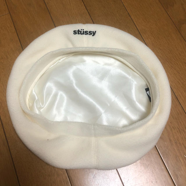 STUSSY(ステューシー)のstussy ベレー帽 レディースの帽子(ハンチング/ベレー帽)の商品写真