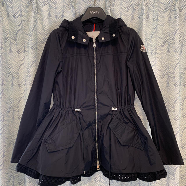 MONCLER(モンクレール)の国内正規品 モンクレール  LOTUS ロータス ブラック １黒 レディースのジャケット/アウター(ナイロンジャケット)の商品写真