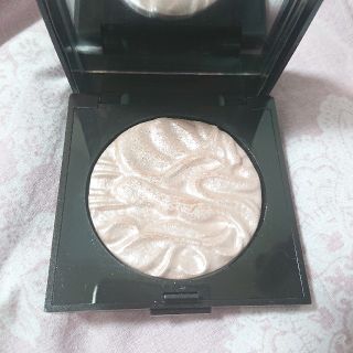 ローラメルシエ(laura mercier)のローラメルシエ フェイスイルミネーター ディボーション(フェイスカラー)