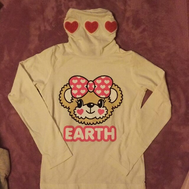 EARTHMAGIC(アースマジック)のアースマジック♥マフィーちゃんロンT130 キッズ/ベビー/マタニティのキッズ服女の子用(90cm~)(Tシャツ/カットソー)の商品写真