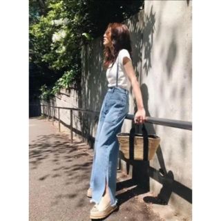 マウジー(moussy)のmoussy strap wide pants(デニム/ジーンズ)