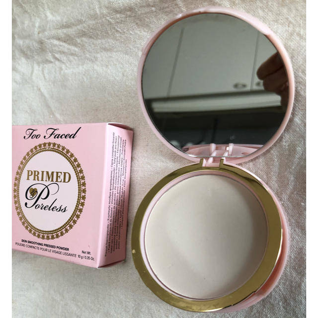 Too Faced(トゥフェイス)の【トゥーフェイスド 】スキンスムージング プレストパウダー　ファンデーション コスメ/美容のベースメイク/化粧品(フェイスパウダー)の商品写真