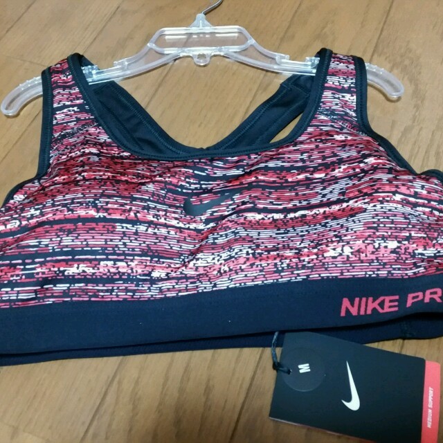 NIKE(ナイキ)のNIKEｽﾎﾟｰﾂﾌﾞﾗ&ﾀﾝｸﾄｯﾌﾟ レディースのトップス(キャミソール)の商品写真