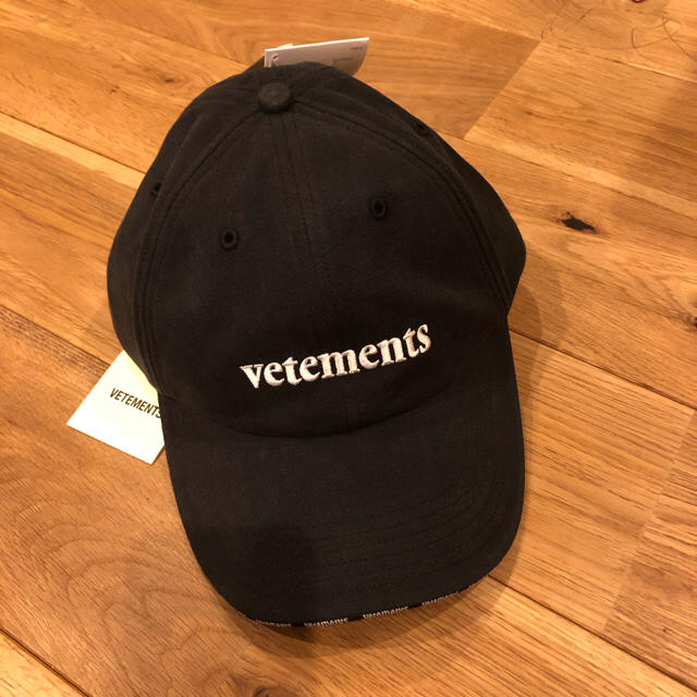 新品未使用ヴェトモン  vetements リーボック　キャップ　ロゴ