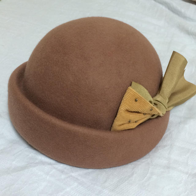 Auntie Rosa(アンティローザ)のサイドリボンボーラーハット レディースの帽子(ハット)の商品写真