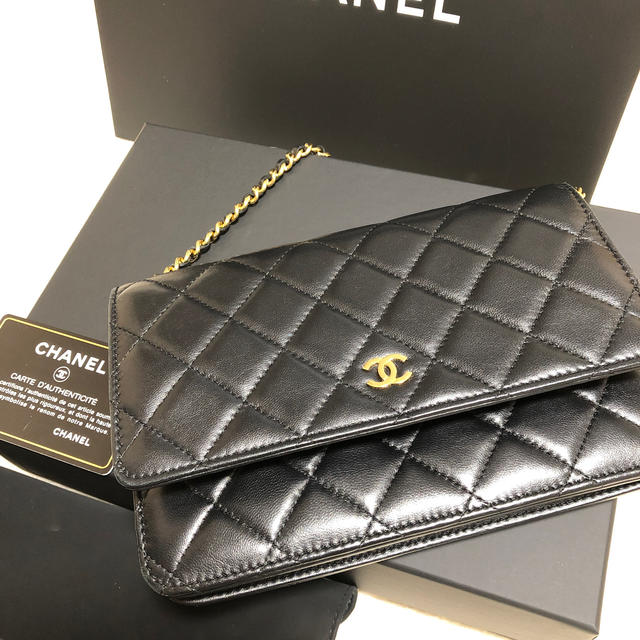 CHANEL チェーンウォレット