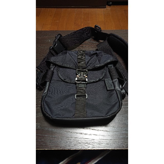 ARC'TERYX(アークテリクス)のbagjack HNTR pack × Edition  コブラバックル メンズのバッグ(ショルダーバッグ)の商品写真