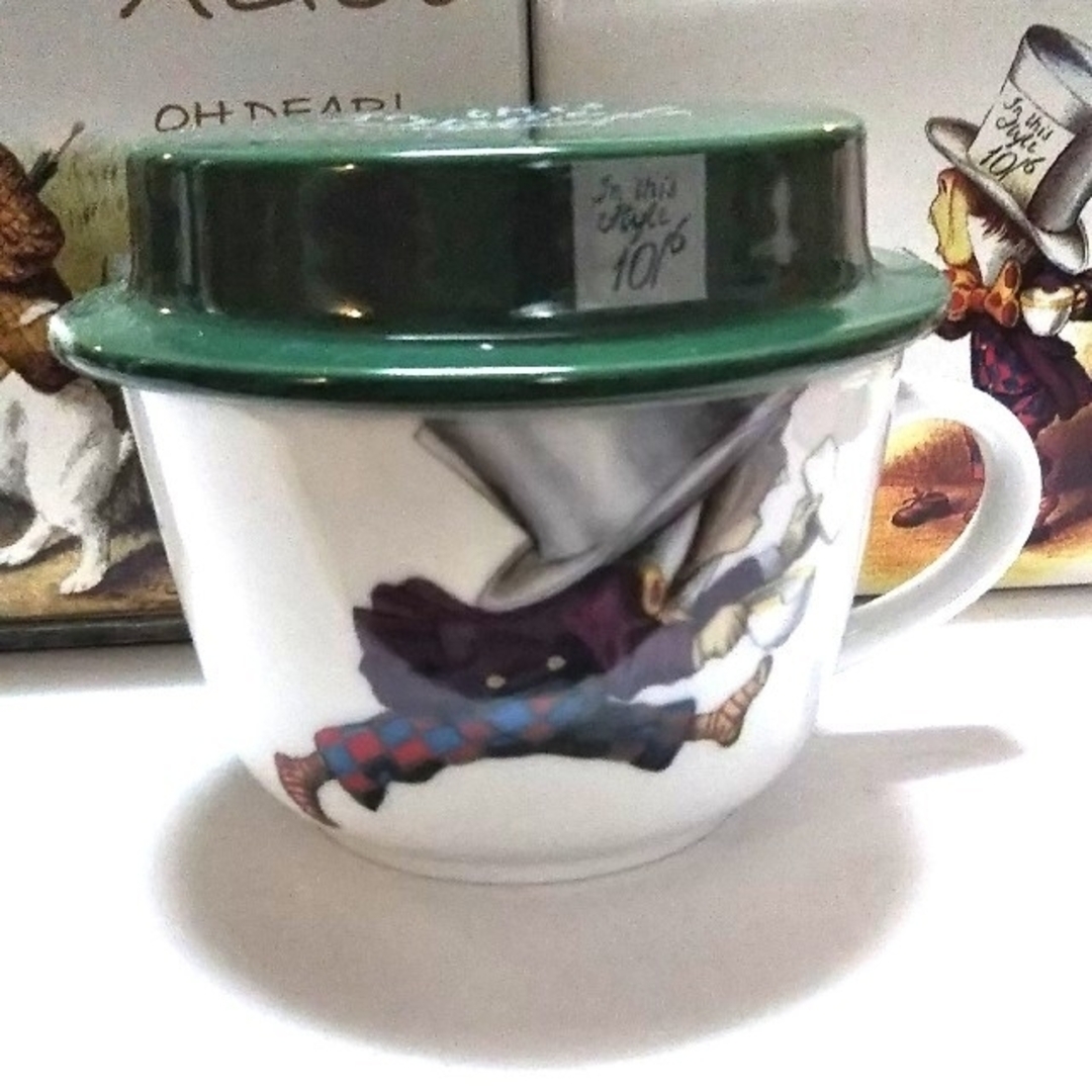 ふしぎの国のアリス(フシギノクニノアリス)のカップ インテリア/住まい/日用品のキッチン/食器(グラス/カップ)の商品写真