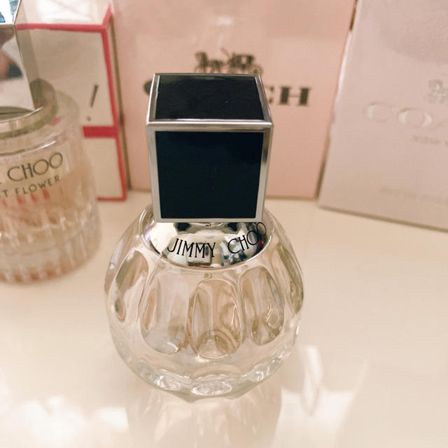 JIMMY CHOO(ジミーチュウ)のジミーチュウオードトワレ40ml コスメ/美容の香水(香水(女性用))の商品写真